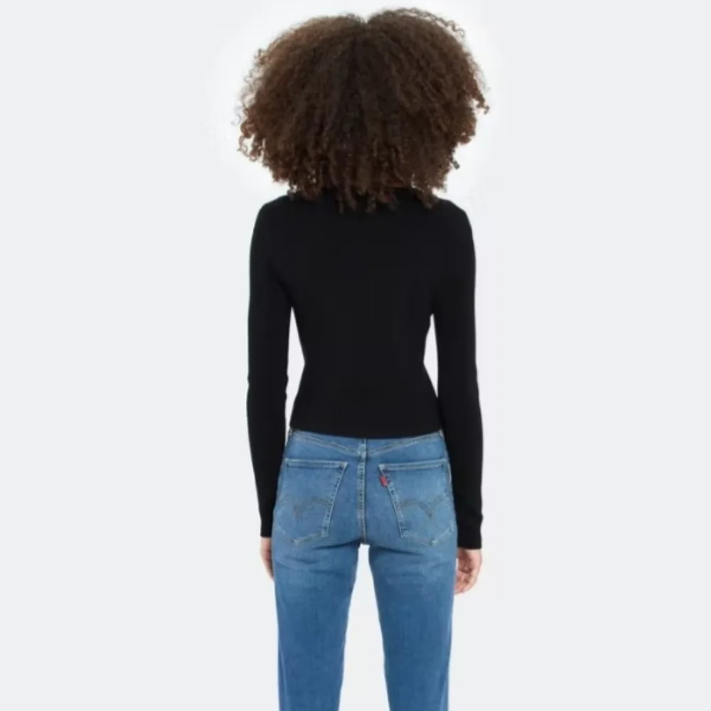 Billie the label Sheryl Scoop Neck Sweater - Picture 5 of 6